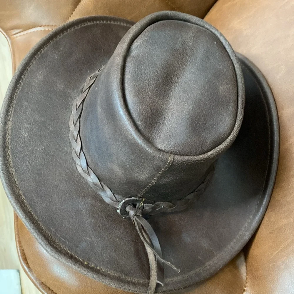 Minnetonka Unisex Tan Leather Fold Up Hat - Picture 16 of 17
